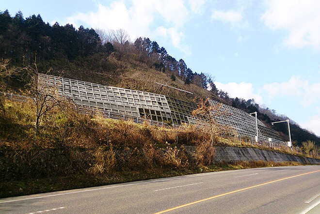 平成28年度 中国自動車道（特定更新等）津山高速道路事務所管内のり面補修工