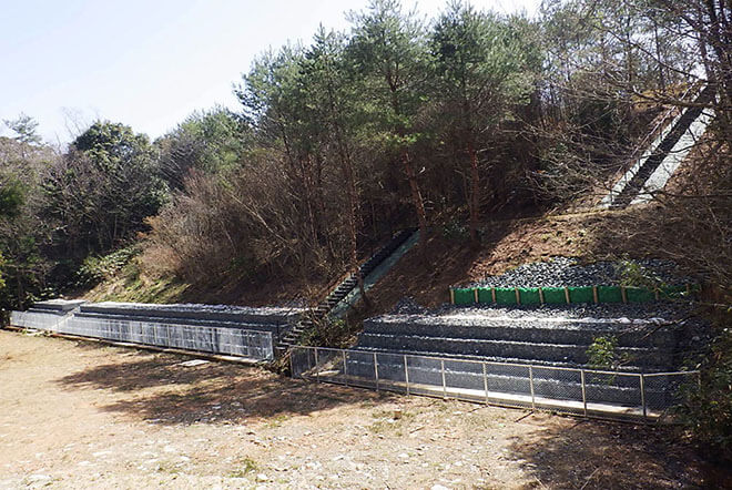 浜田自動車道（特定更新等）千代田高速道路事務所管内盛土補強工事
